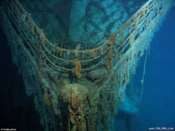 Nội thất sang trọng và kỷ vật siêu đắt đỏ trên tàu Titanic ảnh 1 Tàu Titanic đang nằm ở độ sâu hơn 3.800 m ở đáy Đại Tây Dương.