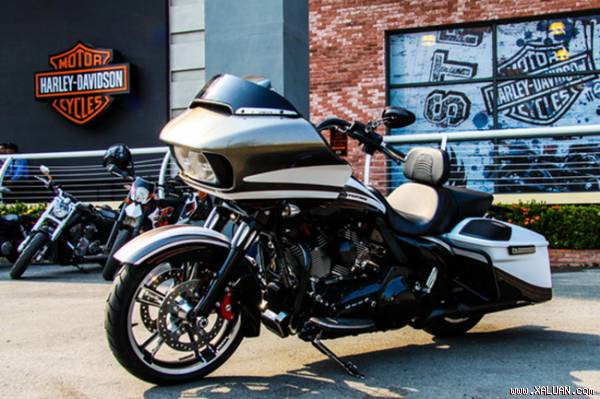 Harley-Davidson Road Glice Special vừa mới có mặt tại Việt Nam