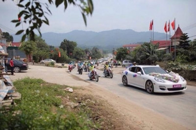 Đám cưới đầy vàng gây xôn xao ở Hà Tĩnh - Ảnh 1