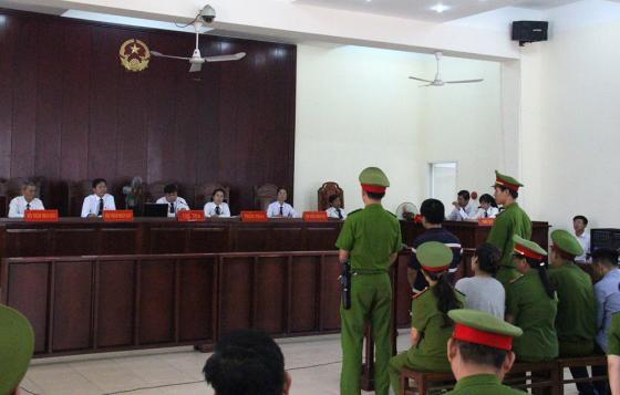 Tuyên 2 án tử hình trong vụ mua bán 600 bánh heroin ảnh 2