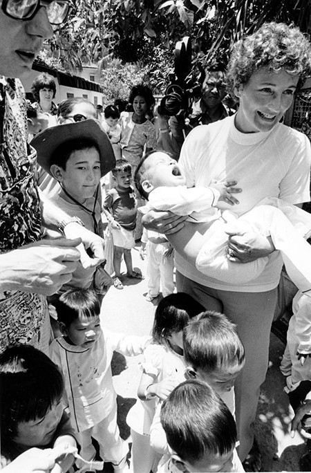 Chiến dịch không vận trẻ em Việt Nam sang Mỹ 40 năm trước ảnh 3