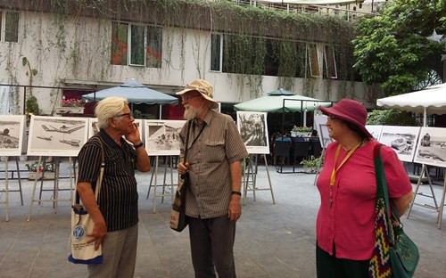 Người Sài Gòn muốn thấy ảnh Bác trong ngày thống nhất ảnh 1