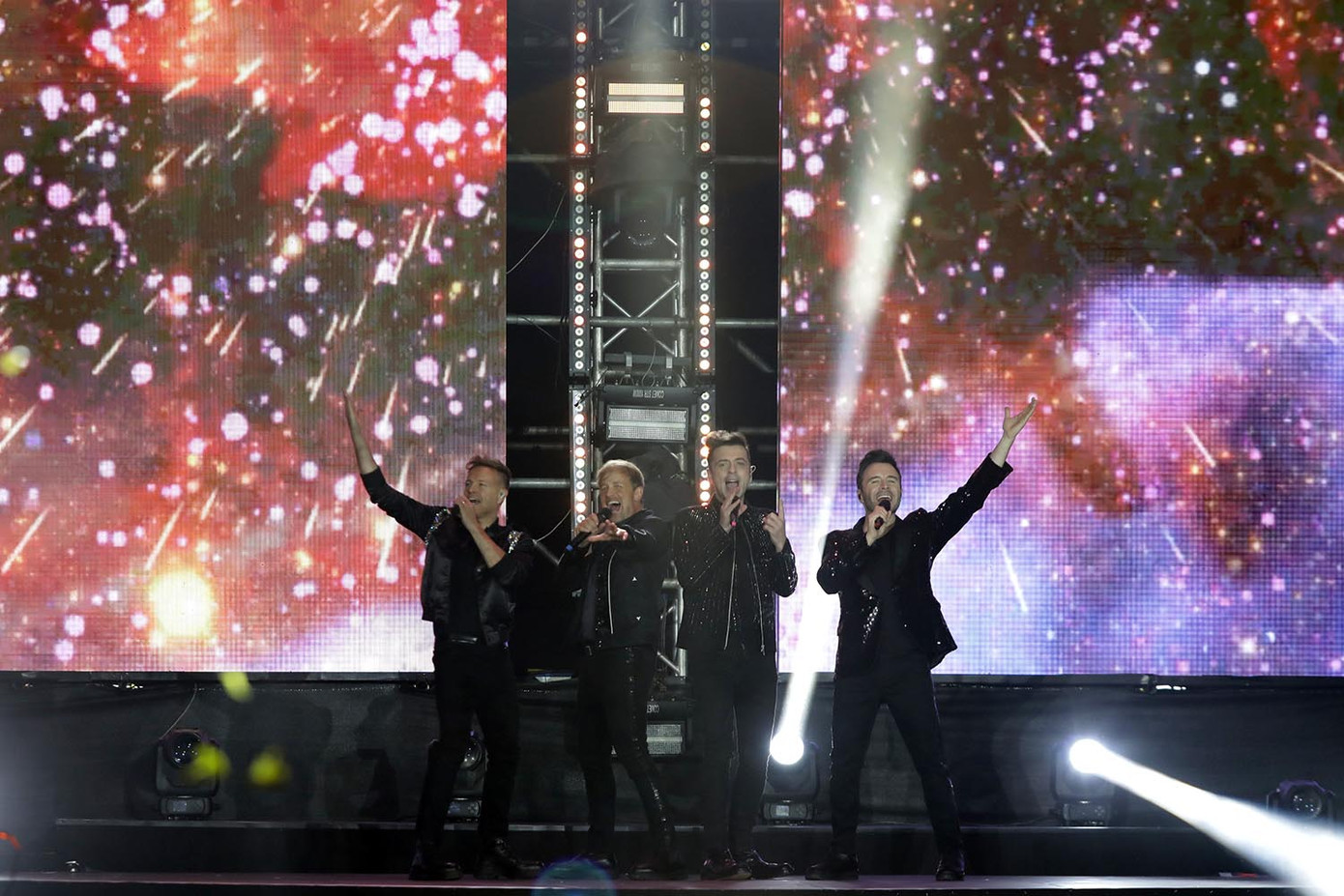 Show diễn đánh dấu sự trở lại của Westlife tại Việt Nam sau 12 năm. Show diễn đánh dấu sự trở lại của Westlife tại Việt Nam sau 12 năm.