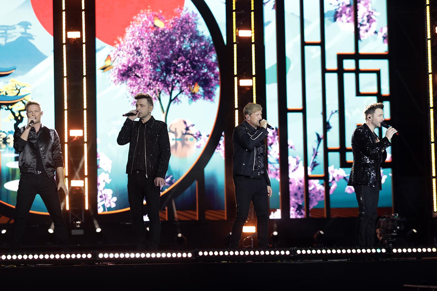 Show diễn đánh dấu sự trở lại của Westlife tại Việt Nam sau 12 năm. Show diễn đánh dấu sự trở lại của Westlife tại Việt Nam sau 12 năm.