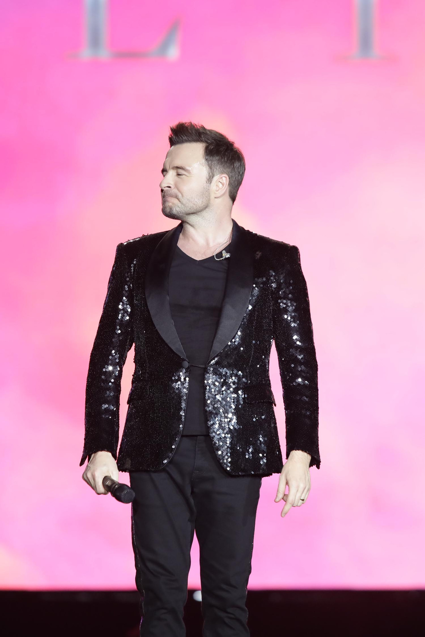 Các thành viên Westlife vẫn giữ được phong độ. Họ thậm chí còn tự nhận mình như trẻ lại thời 18, 19 tuổi. Các thành viên Westlife vẫn giữ được phong độ. Họ thậm chí còn tự nhận mình như trẻ lại thời 18, 19 tuổi.