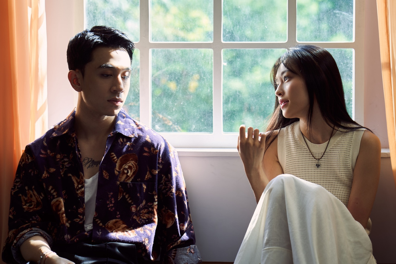 Một vài hình ảnh trong MV.