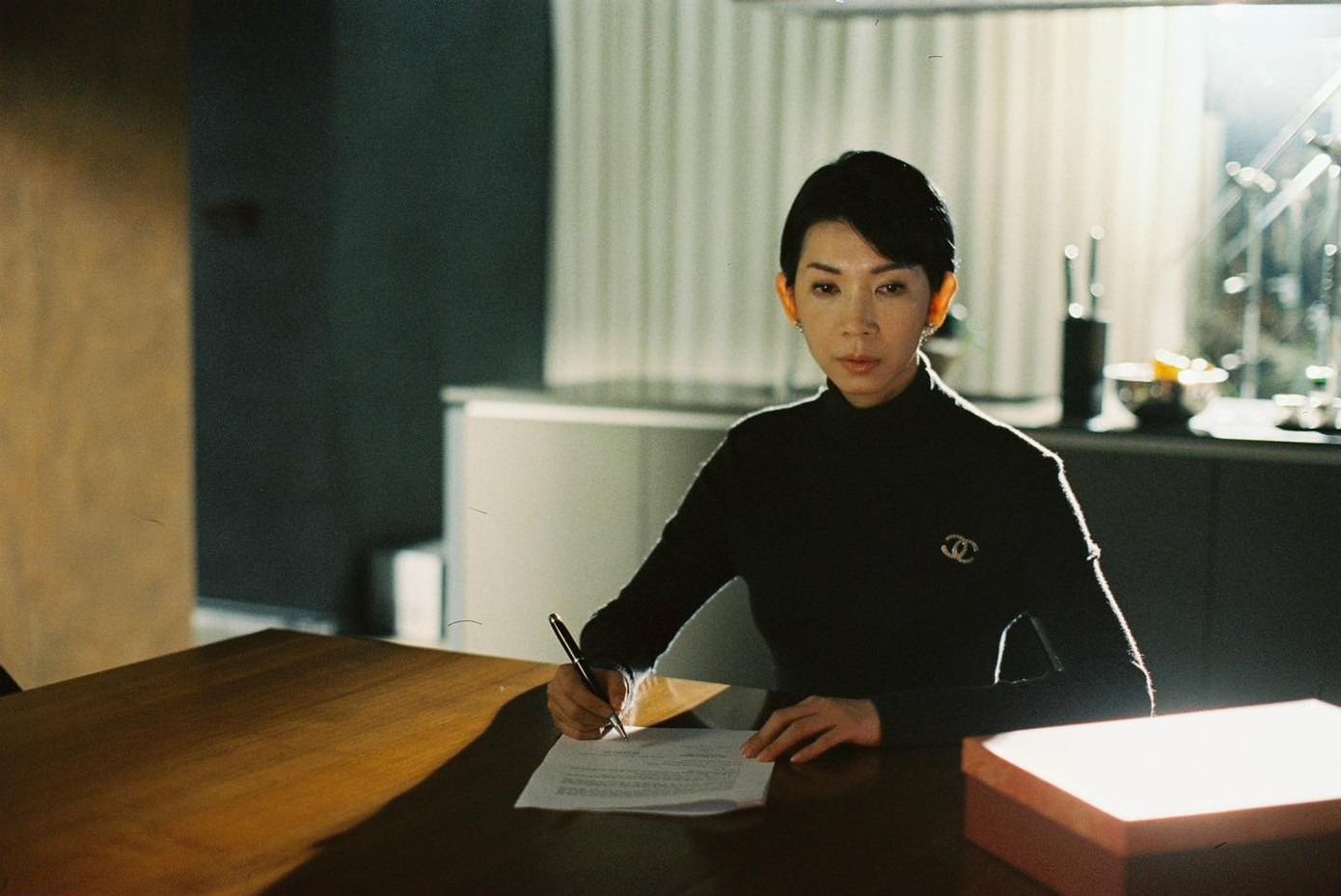 Xuân Lan có nỗ lực chứng minh diễn xuất nhưng cách xử lý nhân vật còn thiếu sự đa dạng. Xuân Lan có nỗ lực chứng minh diễn xuất nhưng cách xử lý nhân vật còn thiếu sự đa dạng.