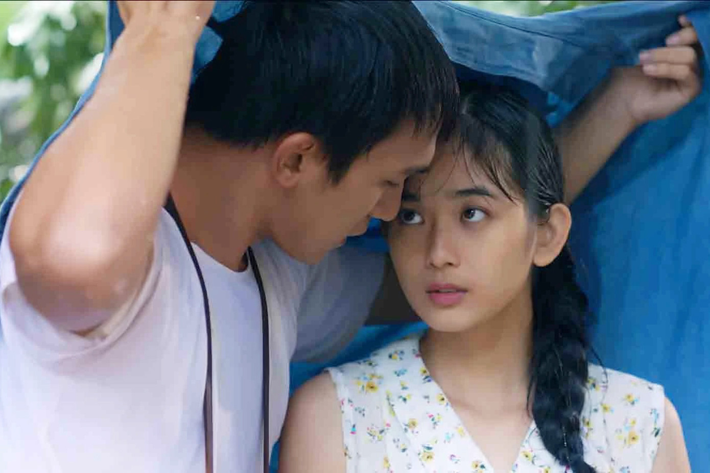 Ngày xưa có một chuyện tình vẫn bị bom tấn Hollywood cản đường.