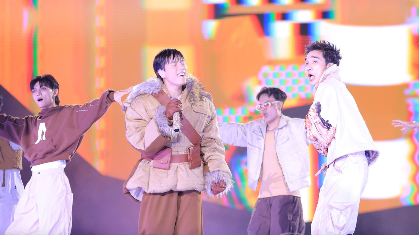 Chương trình còn dàn trải với nhiều tiết mục thiếu sự bùng nổ.