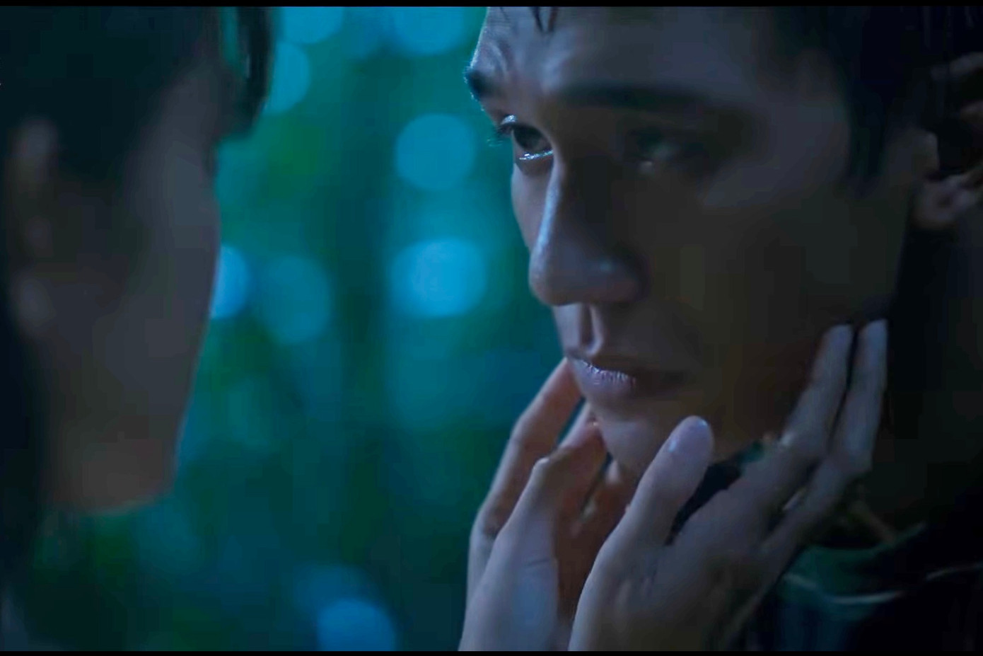 Mỗi cảnh nóng ứng với một giai đoạn khác nhau trong cuộc đời nữ chính. Mỗi cảnh nóng ứng với một giai đoạn khác nhau trong cuộc đời nữ chính.