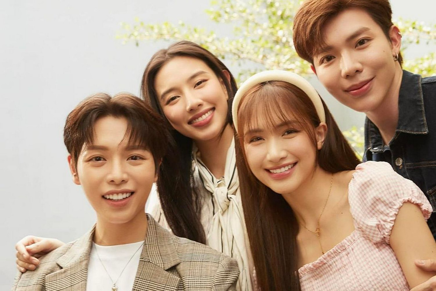 Trong MV, Thùy Tiên được ưu ái nhiều đất diễn hơn các khách mời khác.