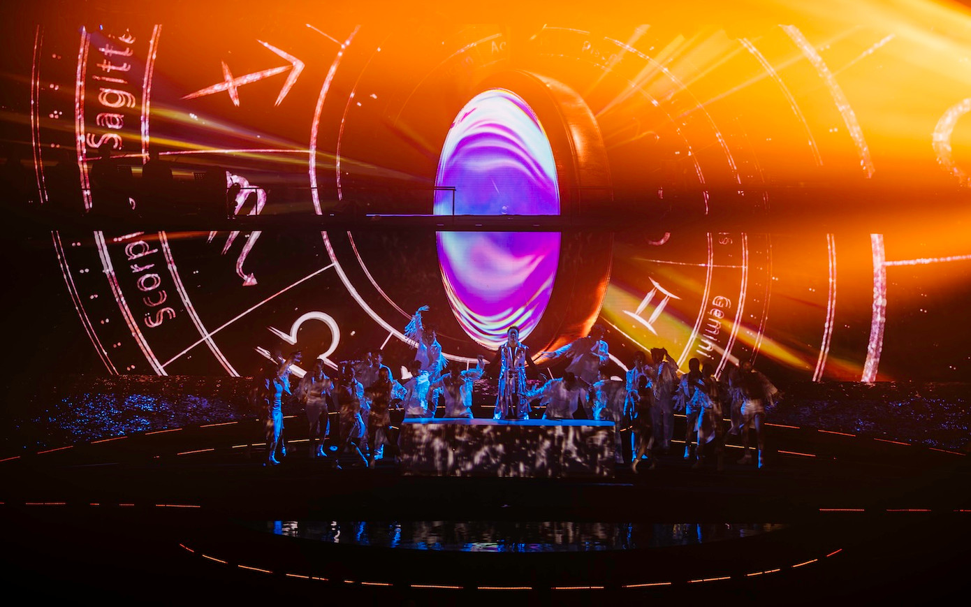 Concert có những khoảnh khắc bùng nổ nhưng nội dung còn dàn trải với thời lượng dài. Concert có những khoảnh khắc bùng nổ nhưng nội dung còn dàn trải với thời lượng dài.