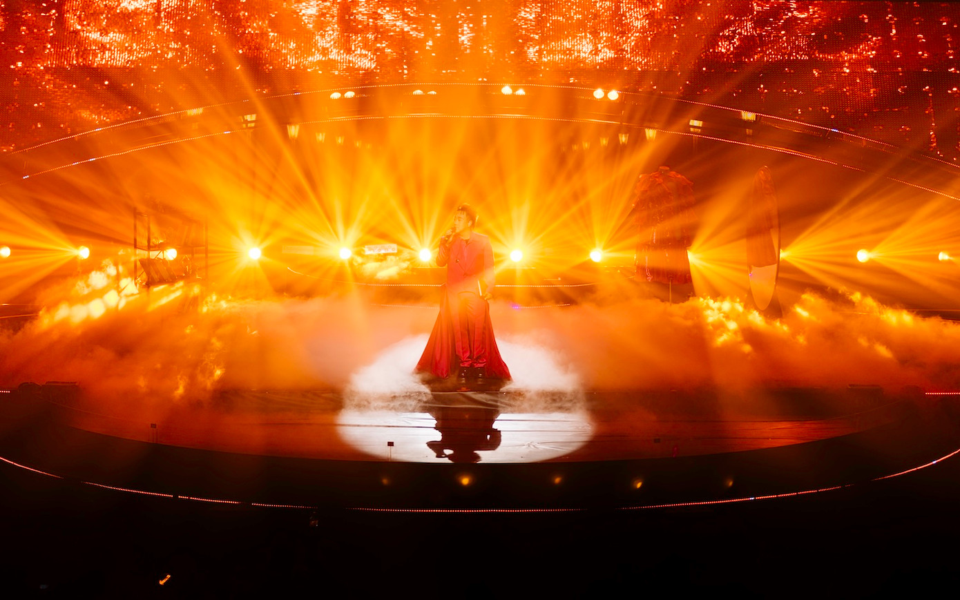 Chương trình được đầu tư với sân khấu hoành tráng, phần âm nhạc do nhạc sĩ Đức Trí đảm nhận. Chương trình được đầu tư với sân khấu hoành tráng, phần âm nhạc do nhạc sĩ Đức Trí đảm nhận.