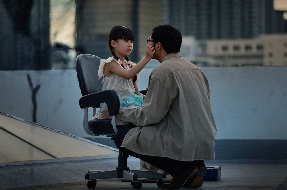 Phim khai thác yếu tố tâm lý nhiều hơn là các cảnh máu me, rùng rợn. Phim khai thác yếu tố tâm lý nhiều hơn là các cảnh máu me, rùng rợn.