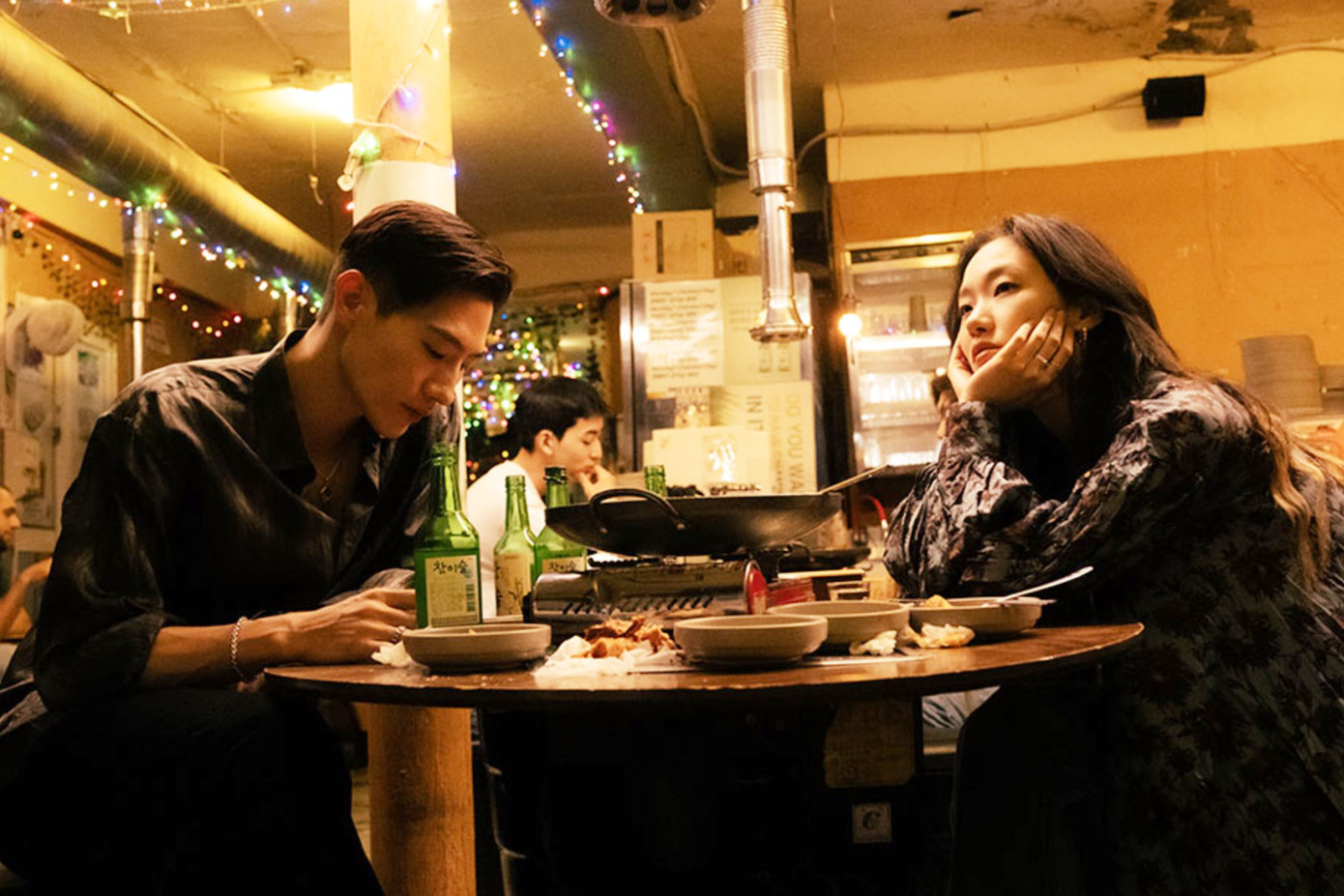 Các ngôi sao Kim Go Eun và Noh Sang Hyun diễn xuất tự nhiên, mang đến cảm xúc chân thật. Các ngôi sao Kim Go Eun và Noh Sang Hyun diễn xuất tự nhiên, mang đến cảm xúc chân thật.