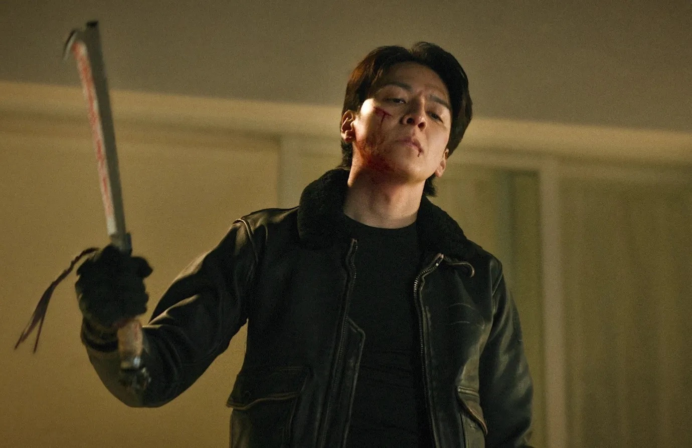 Sát thủ Sakata (Toma Ikuta) muốn nghỉ hưu nhưng không thành. Sát thủ Sakata (Toma Ikuta) muốn nghỉ hưu nhưng không thành.