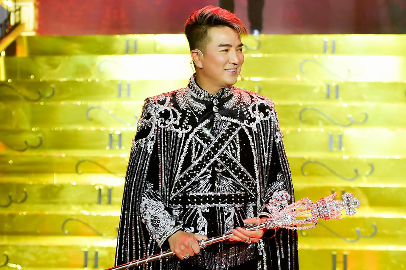 Tên tuổi và vị thế của Đàm Vĩnh Hưng không còn như trước. Tên tuổi và vị thế của Đàm Vĩnh Hưng không còn như trước.