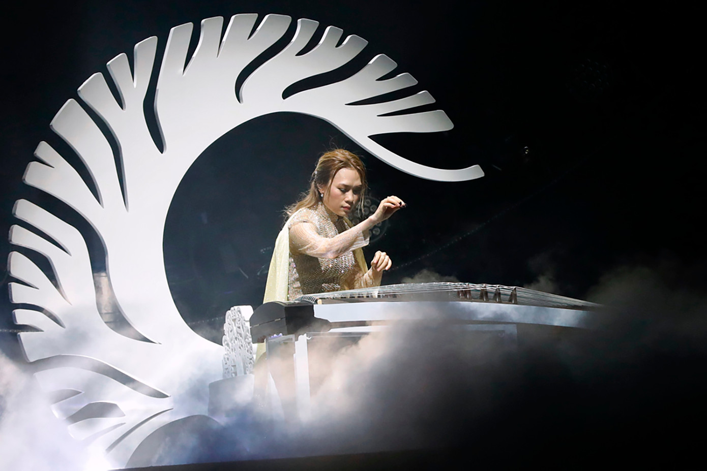 Mỹ Tâm học đàn tranh khi đang yêu một người đàn ông.