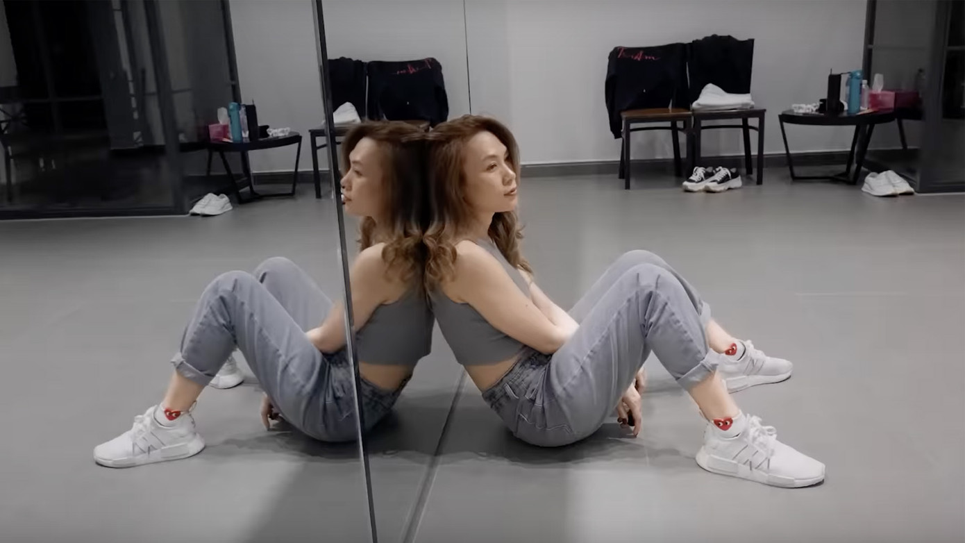 Khoảnh khắc mệt mỏi của Mỹ Tâm trong phim.