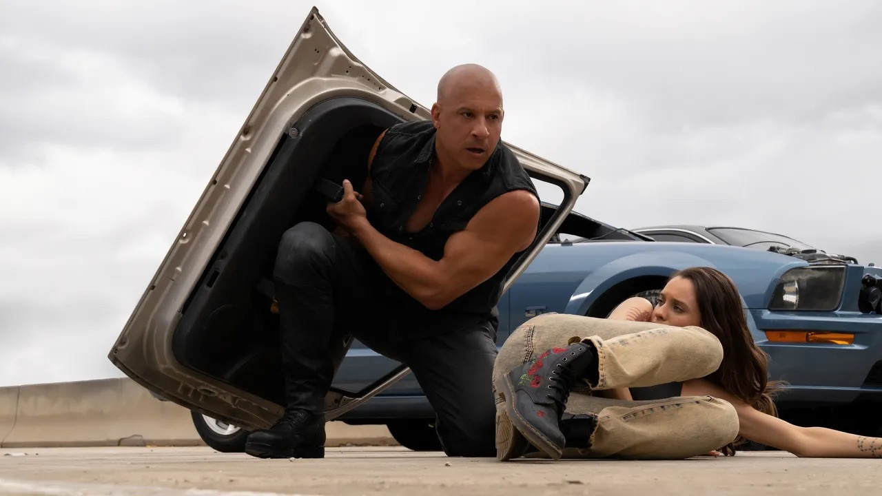 Nội dung phim có nhiều sự liên kết với Fast Five (2015)