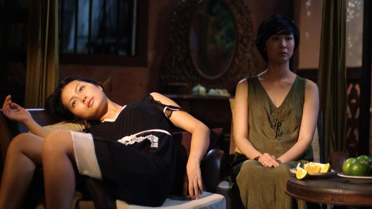 Chơi vơi được đánh giá là tác phẩm táo bạo của Bùi Thạc Chuyên. Chơi vơi được đánh giá là tác phẩm táo bạo của Bùi Thạc Chuyên.