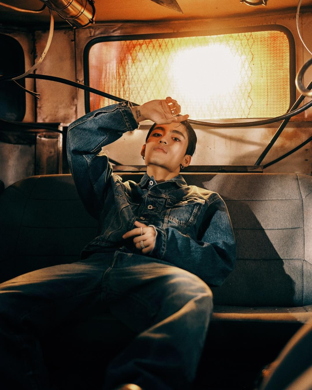 Giọng ca sinh năm 2000 đầu tư mạnh về mặt hình ảnh cho sản phẩm lần này. Giọng ca sinh năm 2000 đầu tư mạnh về mặt hình ảnh cho sản phẩm lần này.