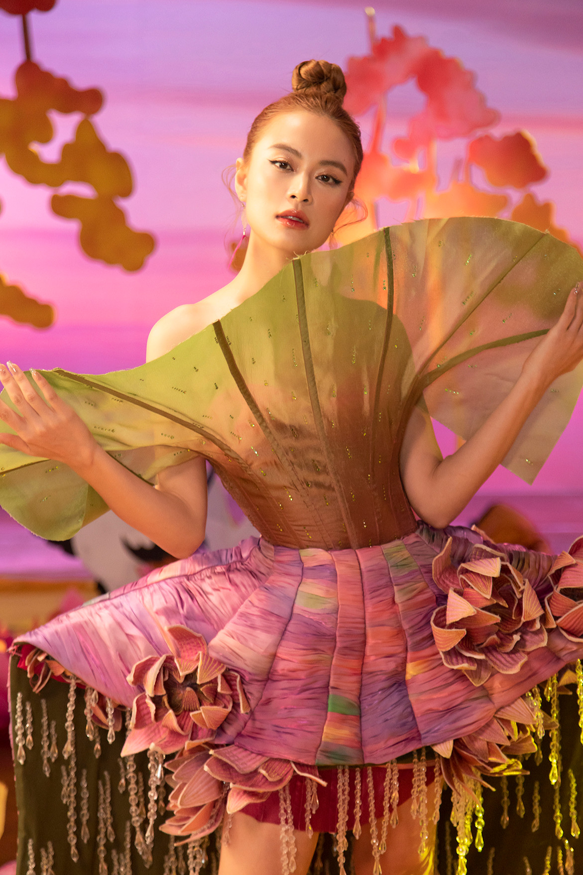 Khán giả quốc tế thích bản remix chứ không phải vì Hoàng Thùy Linh hay ca khúc gốc. Khán giả quốc tế thích bản remix chứ không phải vì Hoàng Thùy Linh hay ca khúc gốc.