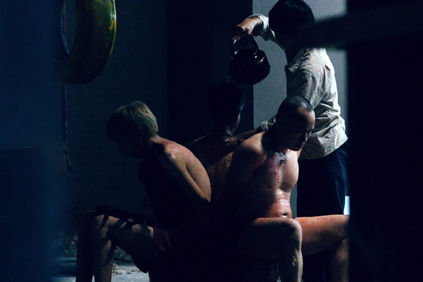 Phim có nhiều cảnh tra tấn, bạo lực nhưng chưa thể gọi là nặng đô. Phim có nhiều cảnh tra tấn, bạo lực nhưng chưa thể gọi là nặng đô.