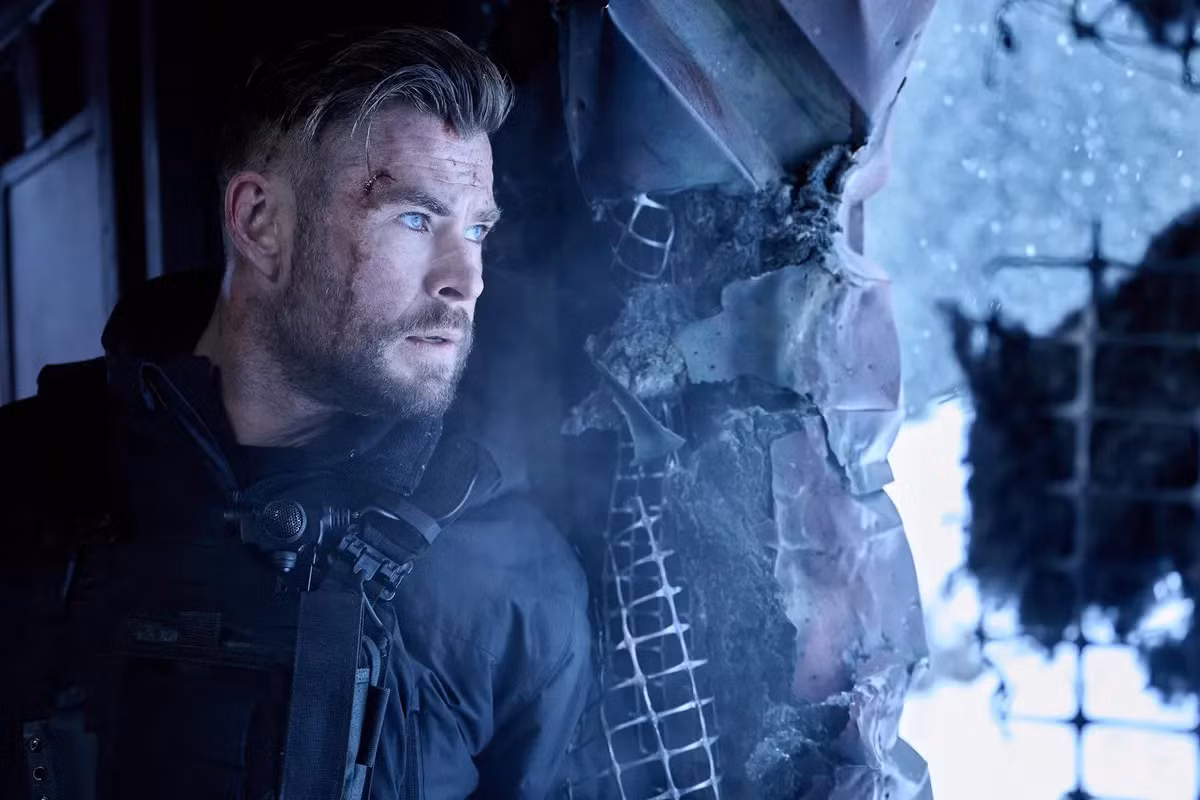 Chris Hemsworth tiếp tục vào vai lính đánh thuê Tyler Rake.