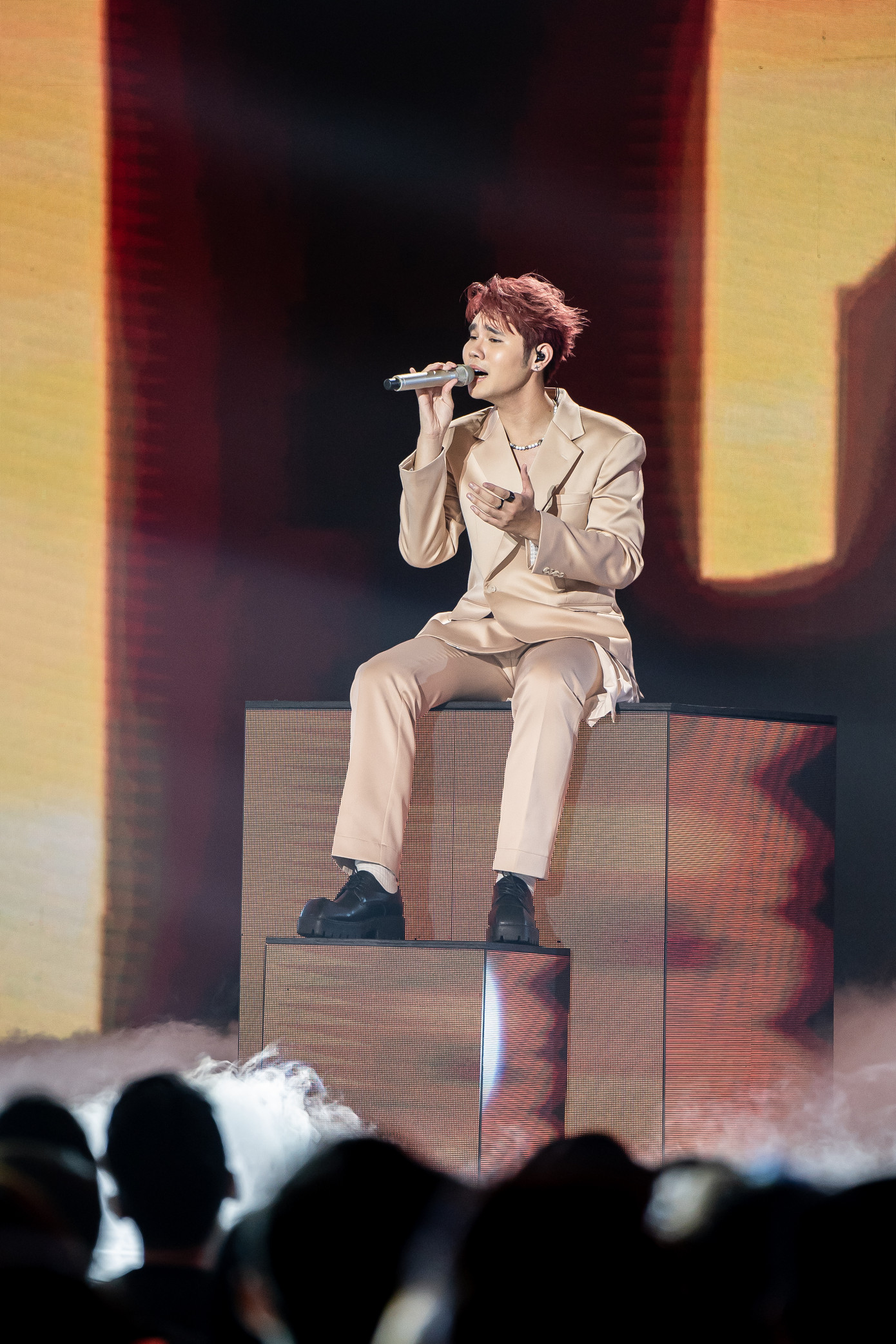 Lâm Phúc và Hà Minh cũng chọn ca khúc có tiết tấu chậm, phần nào khiến không khí chương trình chùng xuống.