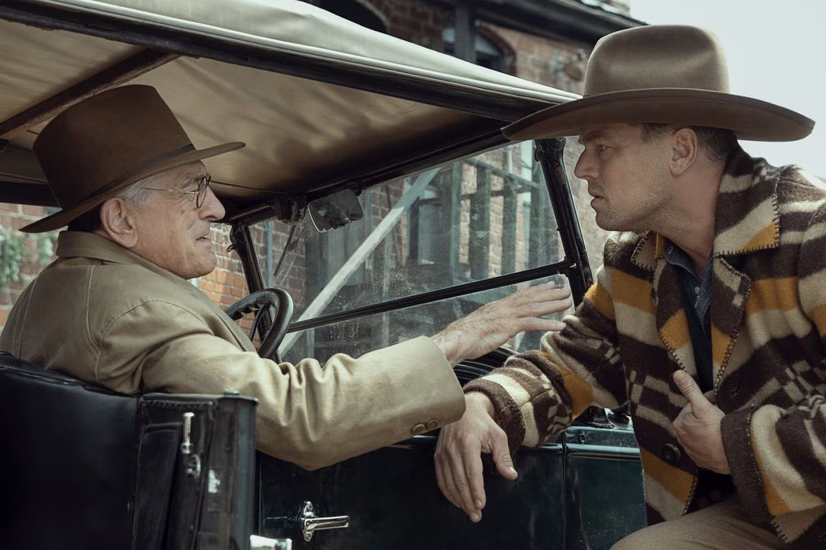 Cả 2 tài tử Robert De Niro và Leonardo DiCaprio đều có những màn trình diễn ấn tượng, hứa hẹn sẽ "càn quét" mùa giải thưởng cuối năm. Cả 2 tài tử Robert De Niro và Leonardo DiCaprio đều có những màn trình diễn ấn tượng, hứa hẹn sẽ "càn quét" mùa giải thưởng cuối năm.