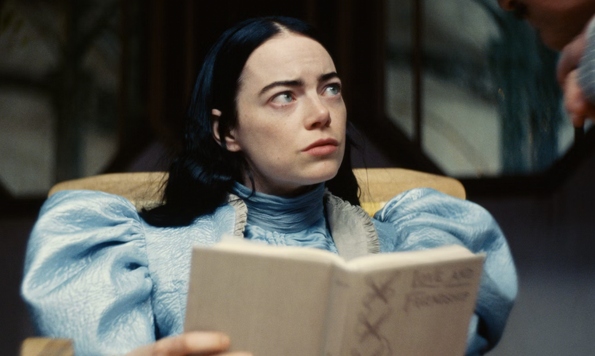 Tạo hình của Emma Stone trong Poor Things. Tạo hình của Emma Stone trong Poor Things.