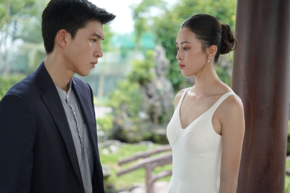 Tiểu Vy đóng chính trong Chủ tịch giao hàng. Tiểu Vy đóng chính trong Chủ tịch giao hàng.