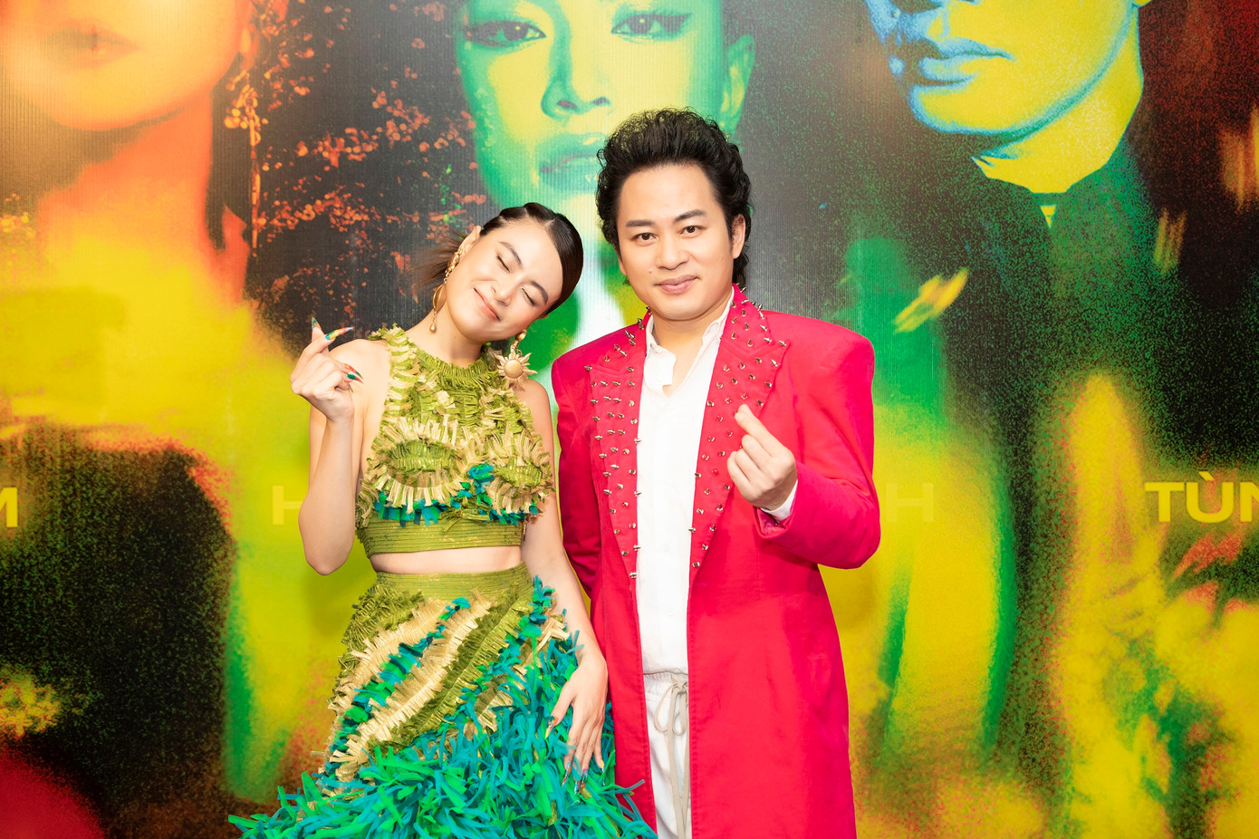 Dù mời thu âm ca khúc chung, Hoàng Thùy Linh chưa bao giờ dám hát live với đàn anh Tùng Dương. Dù mời thu âm ca khúc chung, Hoàng Thùy Linh chưa bao giờ dám hát live với đàn anh Tùng Dương.