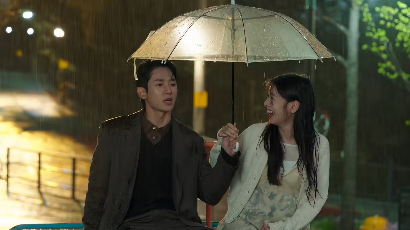 Jung Hae In và Jung So Min vào vai những người hàng xóm, dần nảy sinh tình yêu.