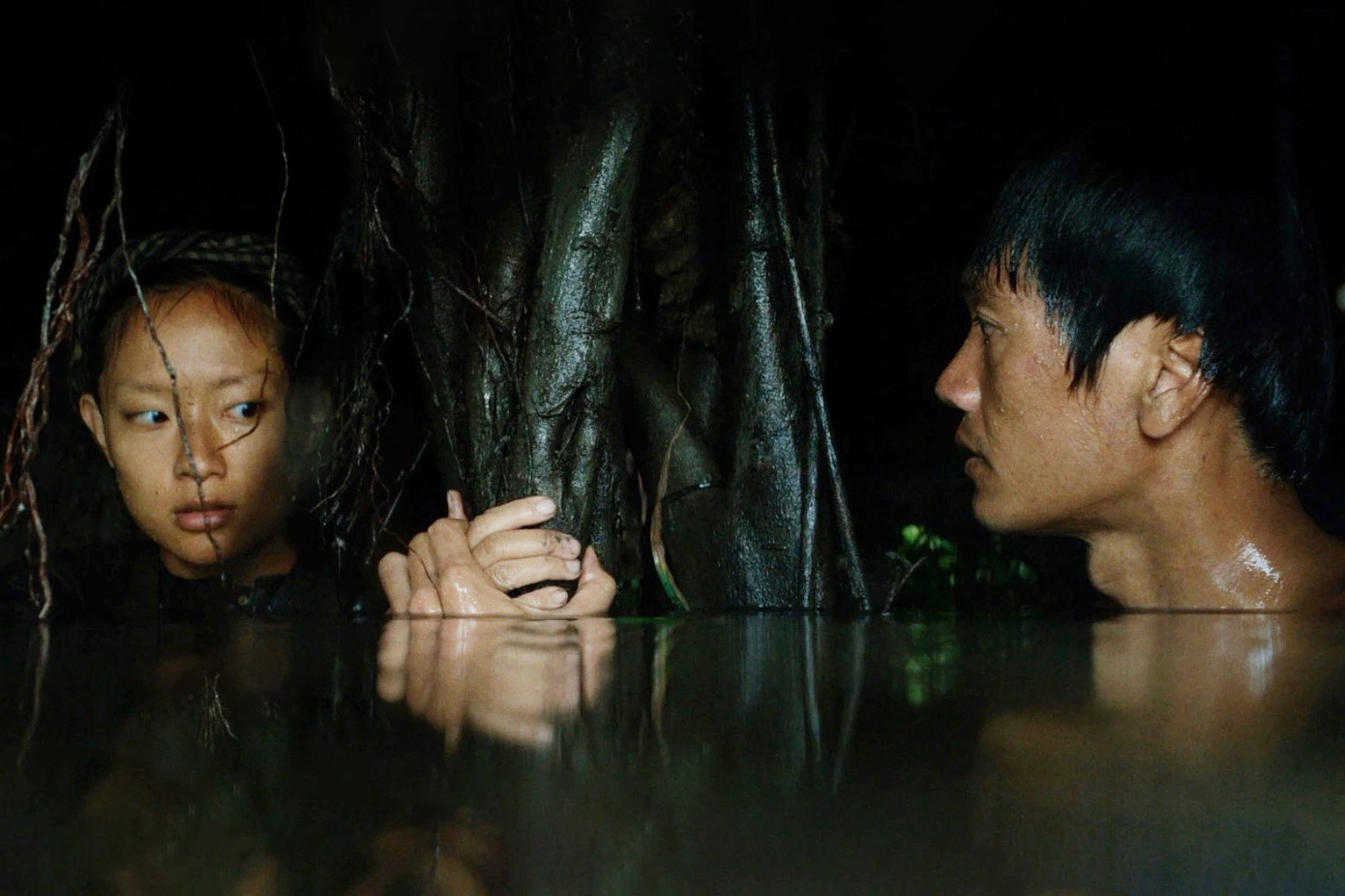 Mối quan hệ giữa Ba Hương (Hồ Thu Anh) và Tư Đạp (Quang Tuấn) được đẩy lên cao trào ở cuối phim.