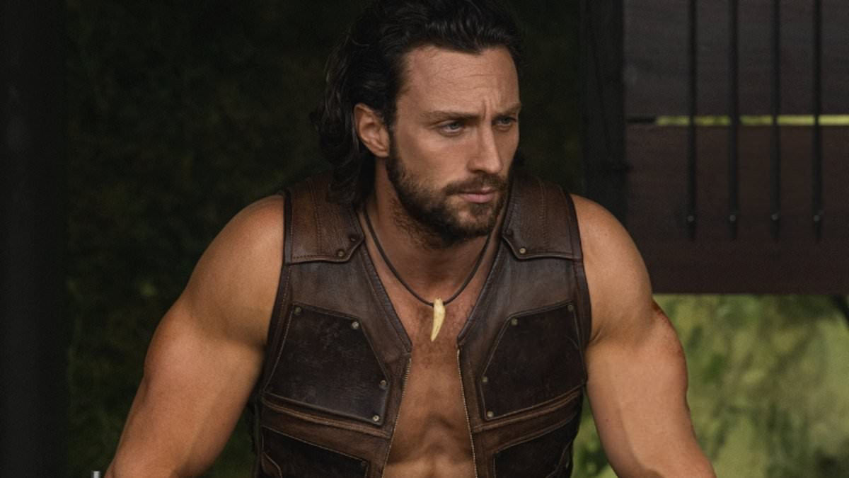 Tạo hình Aaron Taylor-Johnson trong vai nhân vật chính. Tạo hình Aaron Taylor-Johnson trong vai nhân vật chính.