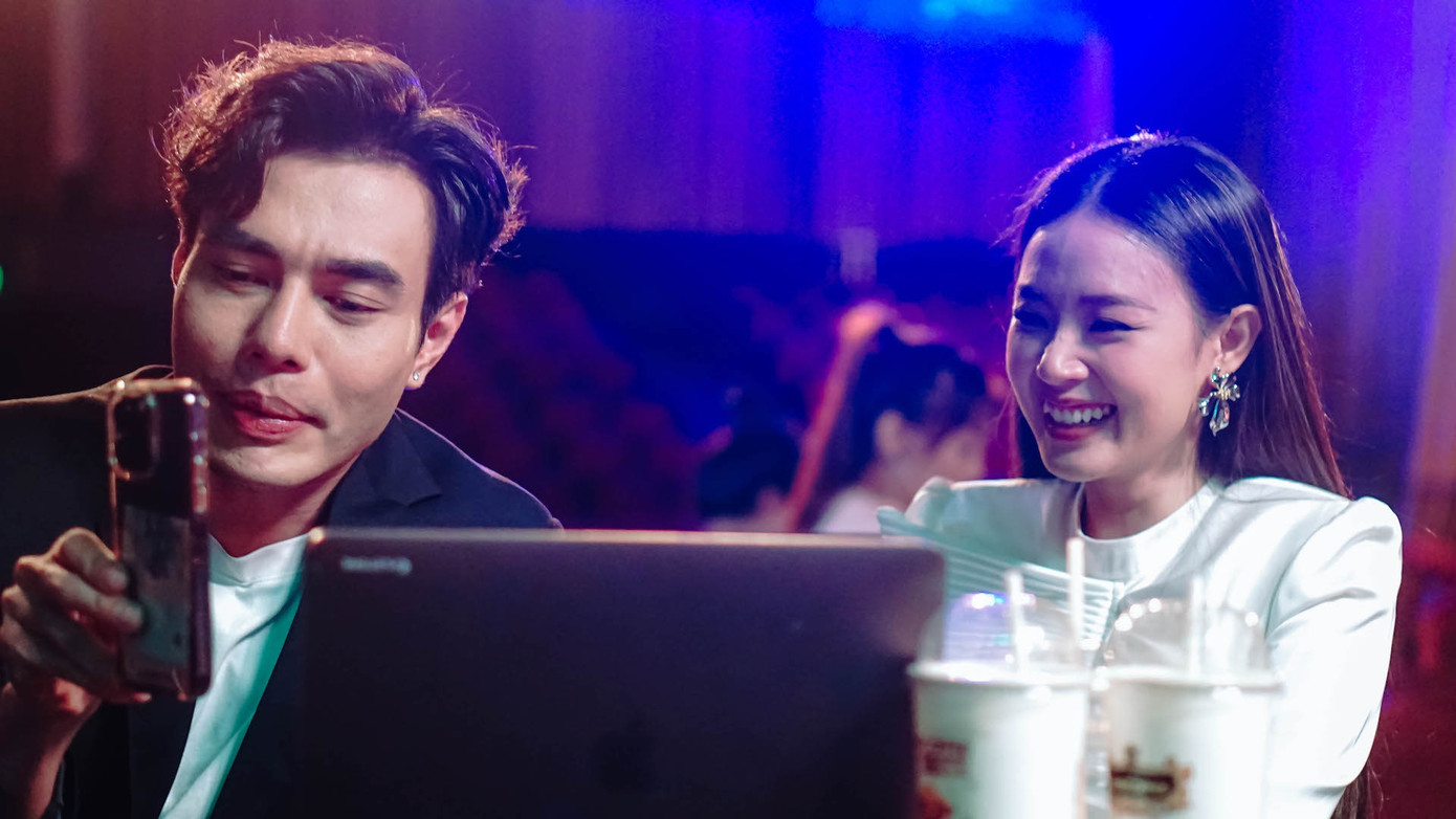 Khi ta hai lăm cũng không được đón nhận vì kịch bản rối rắm, nhiều lỗi.