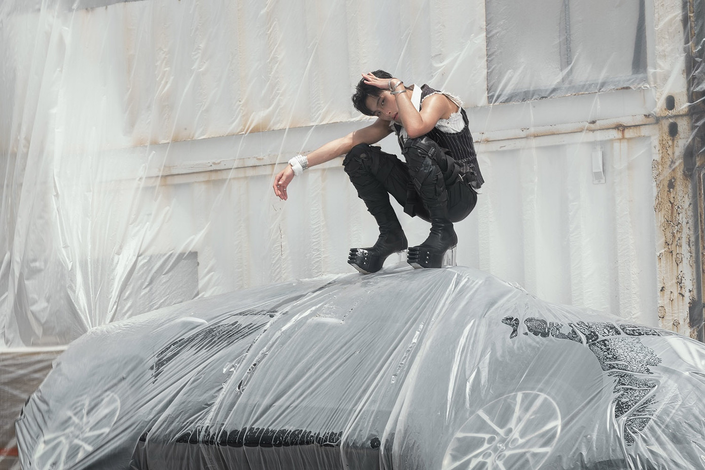 Wren Evans không chỉ giữ được chất riêng mà còn trưởng thành hơn trong phong cách sáng tác.