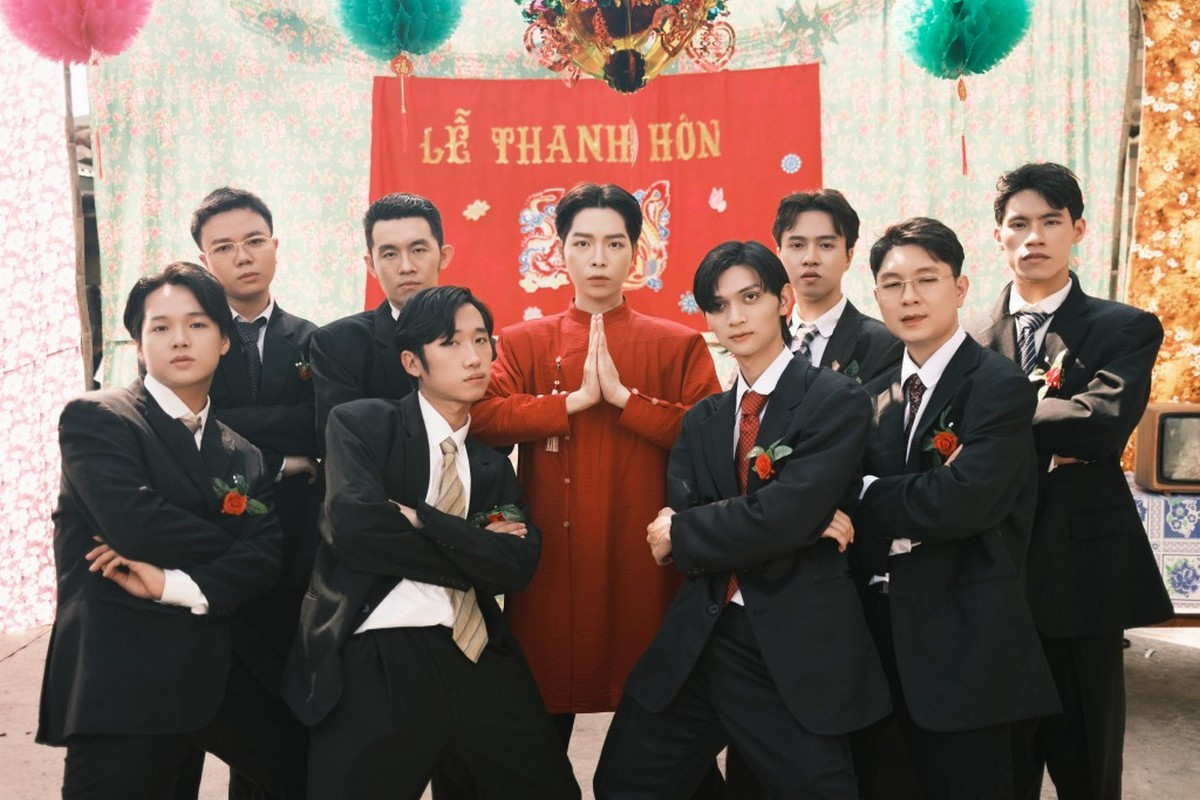 MV mang đến cảm giác hoài cổ với nhiều hình ảnh của thập niên cũ.