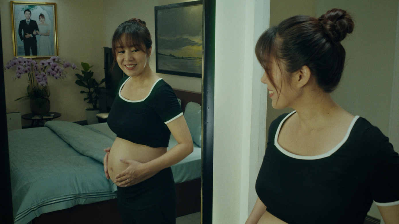 Hình ảnh Lê Phương trong phim.