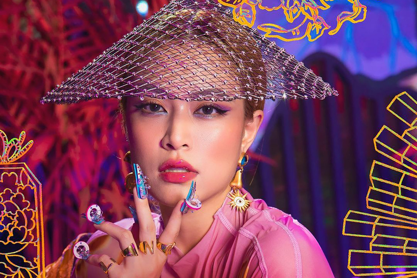 MV Gieo quẻ tạo được sức hút lớn ngay từ khi ra mắt đầu năm 2022. MV Gieo quẻ tạo được sức hút lớn ngay từ khi ra mắt đầu năm 2022.