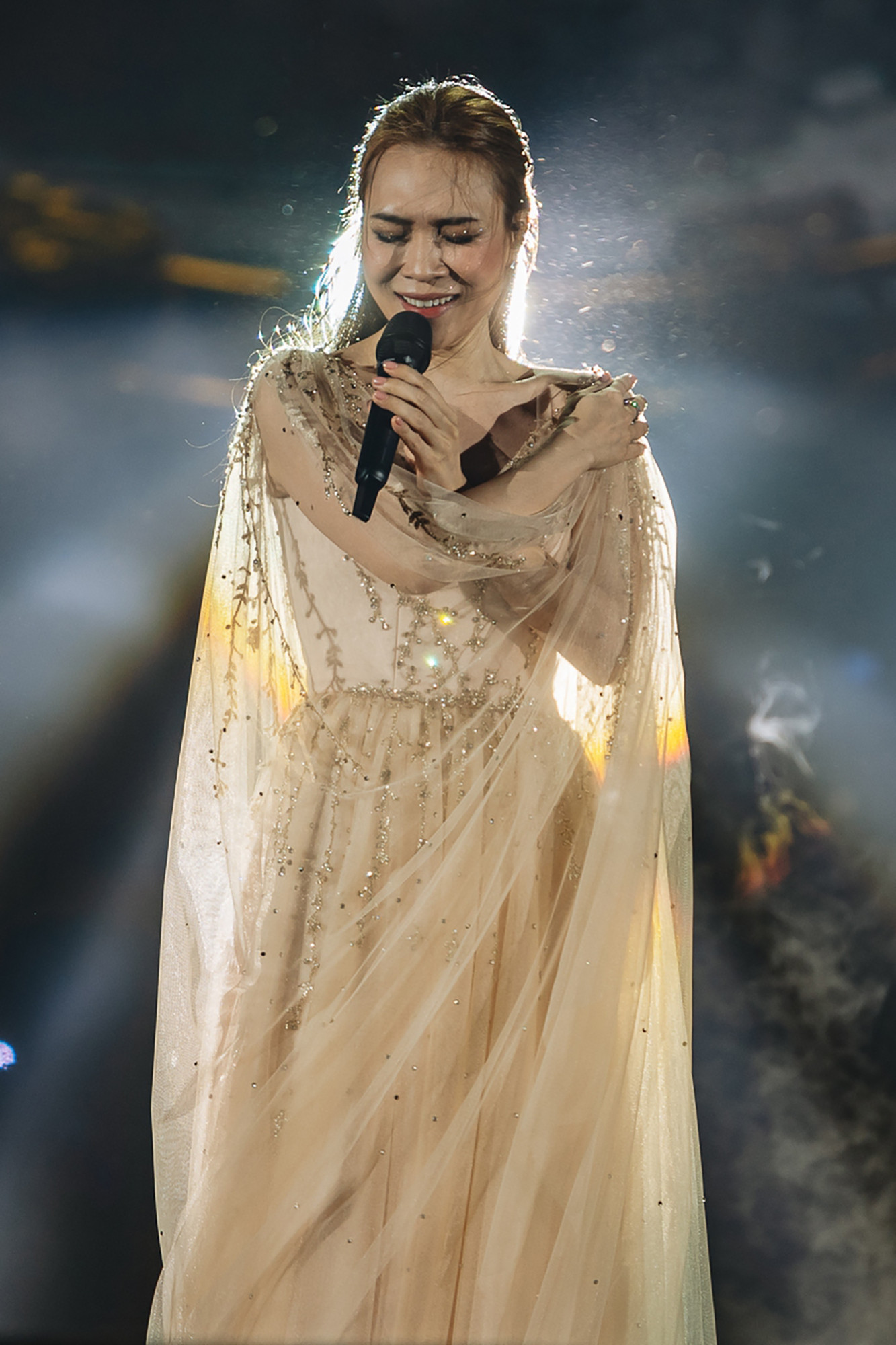 Nữ ca sĩ liên tục thực hiện nhiều hoạt động để quảng bá phim.