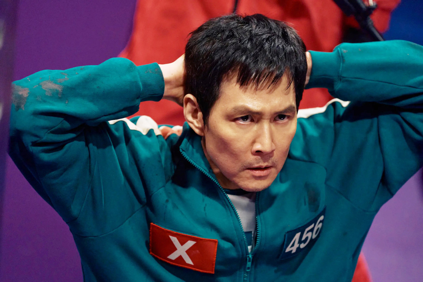 Phim kể tiếp hành trình của nhân vật chính Seong Gi Hun (Lee Jung Jae) Phim kể tiếp hành trình của nhân vật chính Seong Gi Hun (Lee Jung Jae)