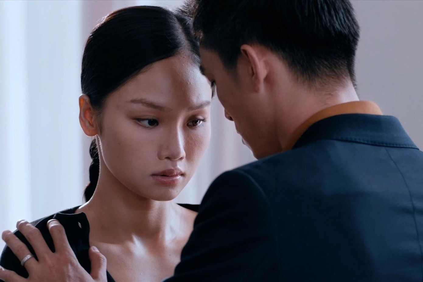 Miu Lê vào vai cô giữ trẻ phá hoại hạnh phúc gia đình người khác. Miu Lê vào vai cô giữ trẻ phá hoại hạnh phúc gia đình người khác.