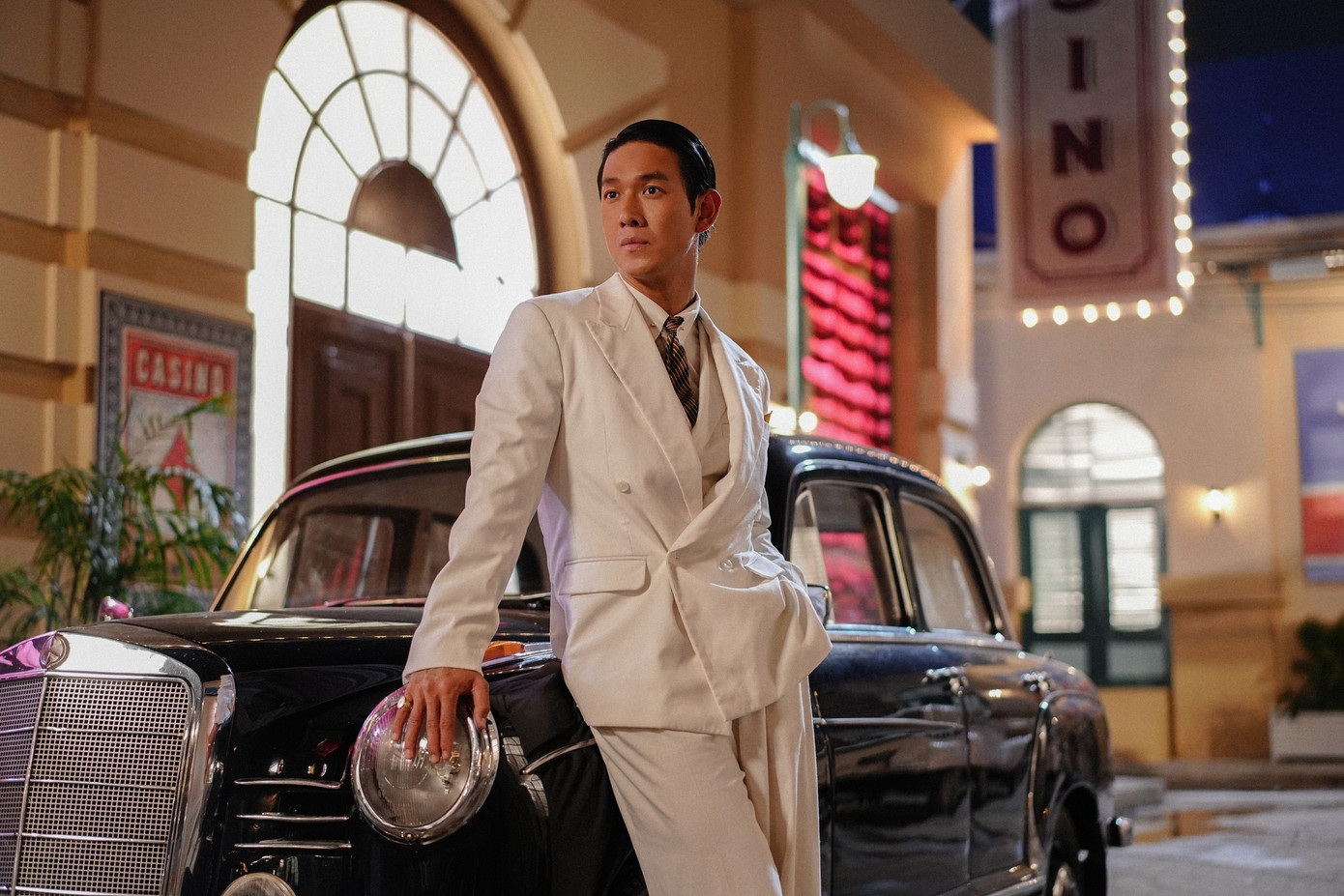 Song Luân có nhiều nỗ lực để hoàn thiện vai diễn. Song Luân có nhiều nỗ lực để hoàn thiện vai diễn.