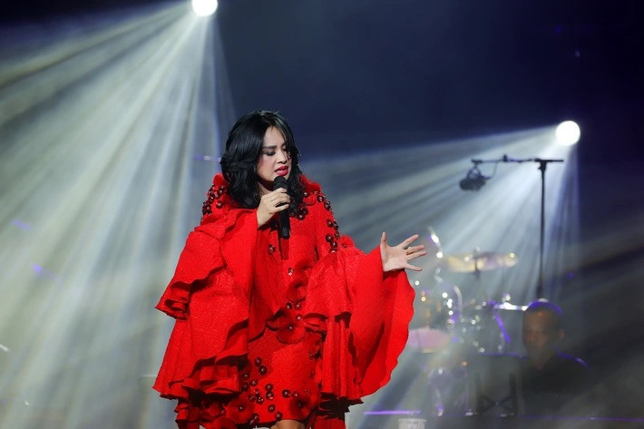 Diva Thanh Lam luôn bùng nổ và dữ dội trên sân khấu.
