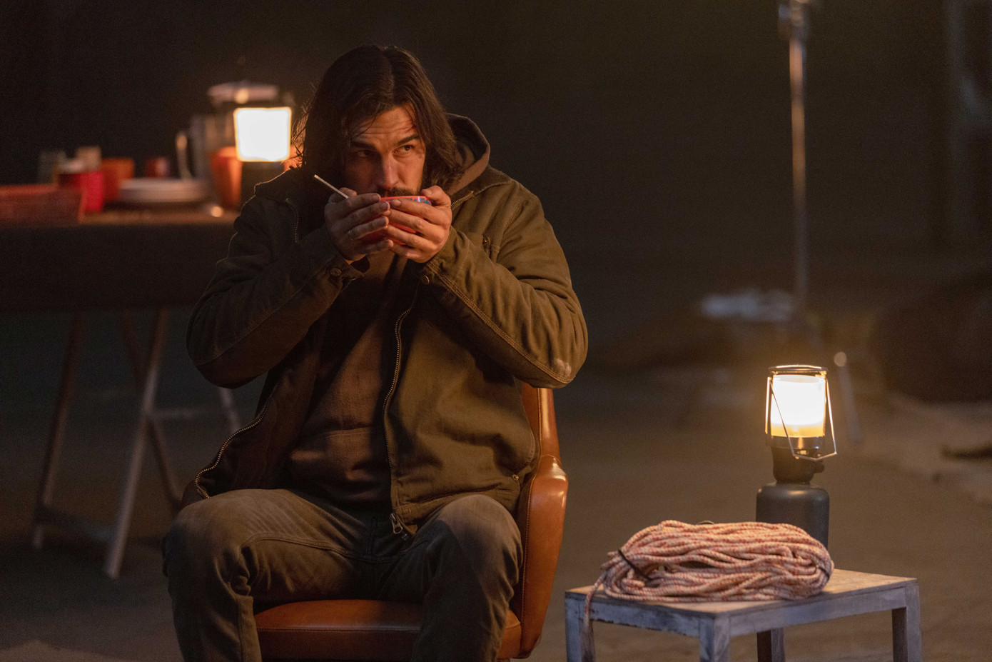 Nam chính Mario Casas cũng không cứu được phim. Nam chính Mario Casas cũng không cứu được phim.