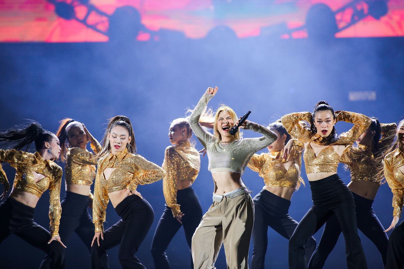 Mỹ Tâm luôn hết mình trên sân khấu, dù thể hiện ca khúc nào.