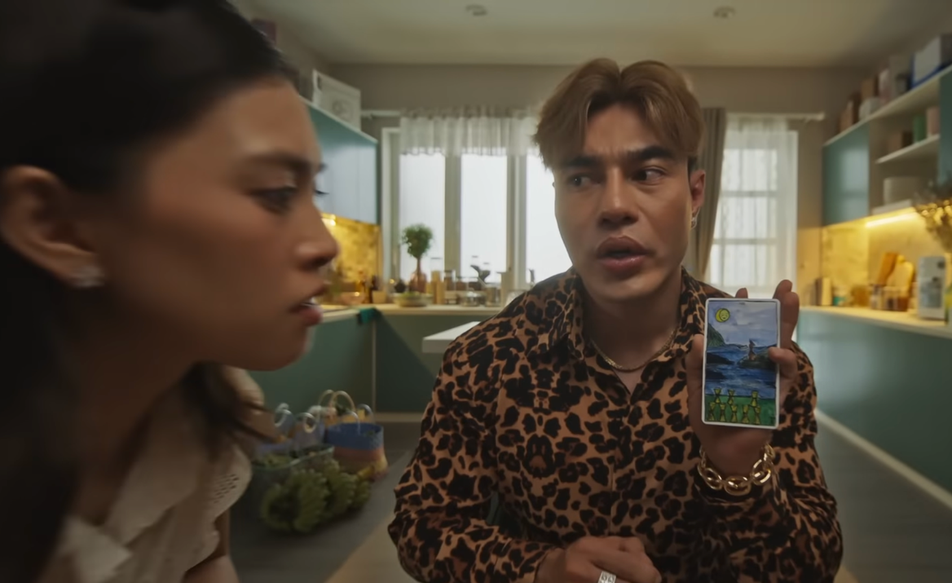 Một vài hình ảnh trong trailer. Một vài hình ảnh trong trailer.